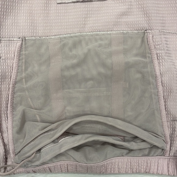Lululemon Athletica 2020 Pack Light Pullover in Porcelain Pink - Picture 14 of 16